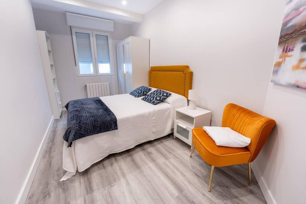 Valdecilla Center Apartment ซานตานเดร์ ภายนอก รูปภาพ